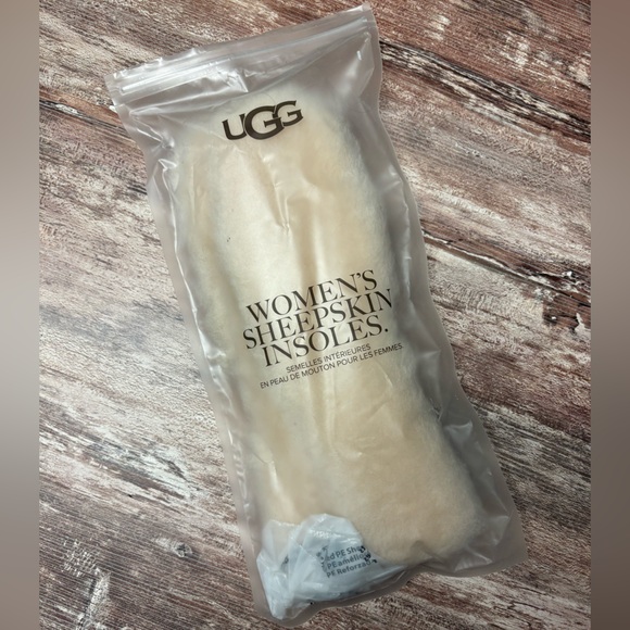 UGG | NWT Women’s Sheepskin Insoles, Size 9 - Picture 3 of 6